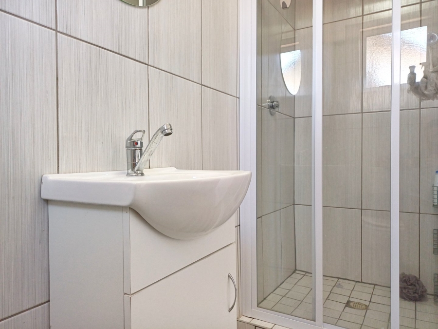 4 Bedroom Property for Sale in Reebok Western Cape